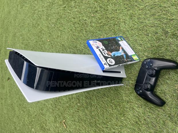 Play Station 5 · Photo 1