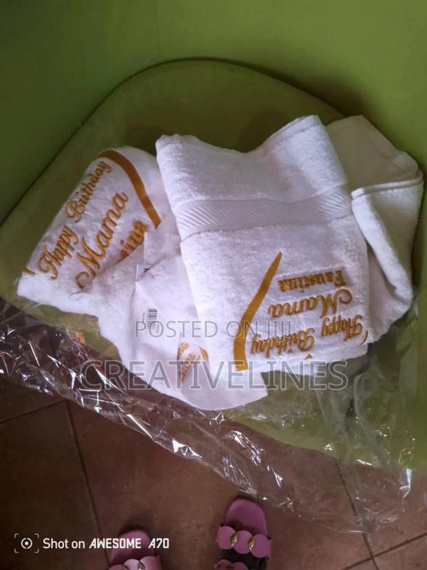 Embroidery Handkerchief · Photo 3