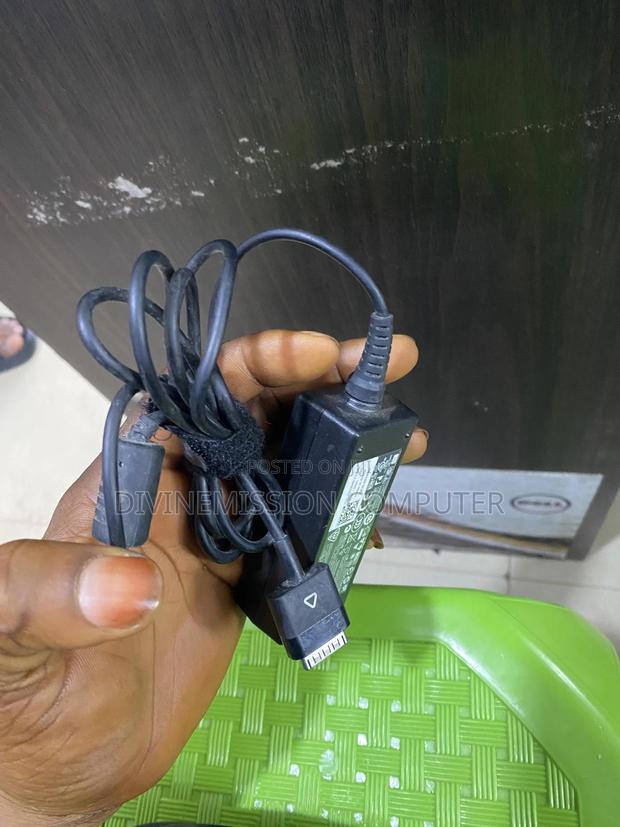 Dell Venue 11 Pro Charger/Adapter 19v~1.8A. Flat/Brush Mouth · Photo 5