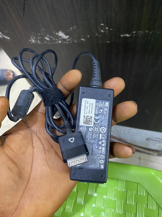 Dell Venue 11 Pro Charger/Adapter 19v~1.8A. Flat/Brush Mouth · Photo 8