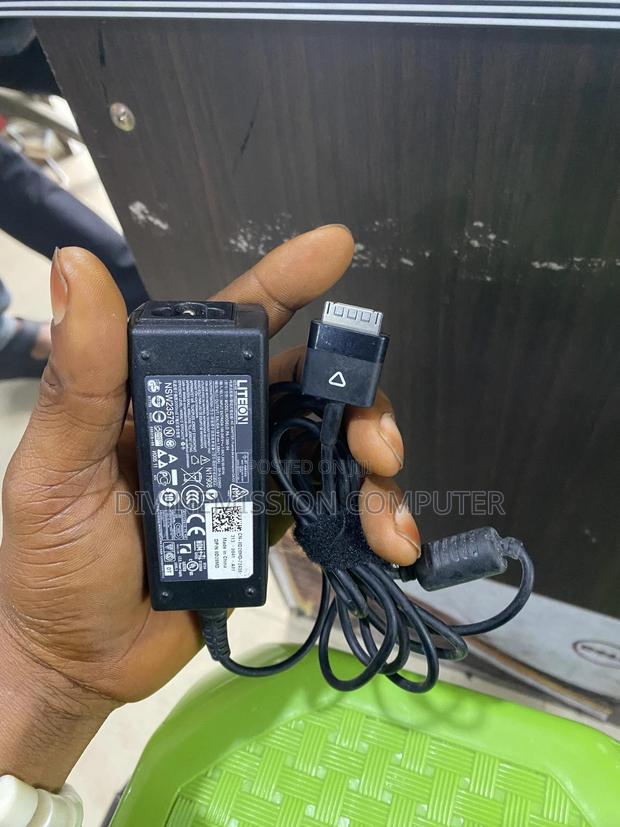 Dell Venue 11 Pro Charger/Adapter 19v~1.8A. Flat/Brush Mouth · Photo 1