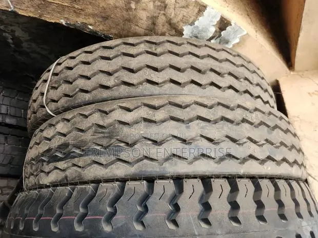 10.00r20,11.00r20,12.00r0, MRF , Ceat , Vikrant · Photo 1