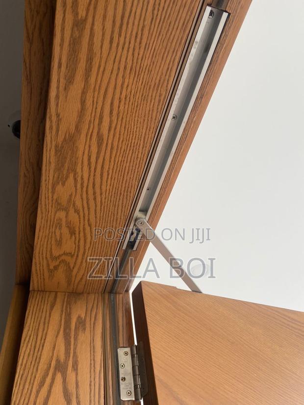 Door Closer · Photo 3