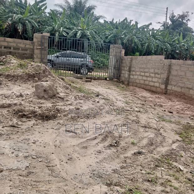 Register Title Land Two Plot Wt Three Bedrooms on It · Photo 4