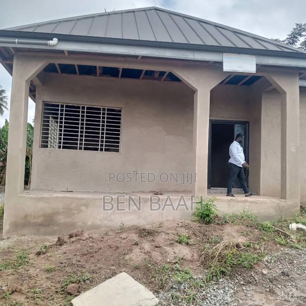 Register Title Land Two Plot Wt Three Bedrooms on It · Photo 3