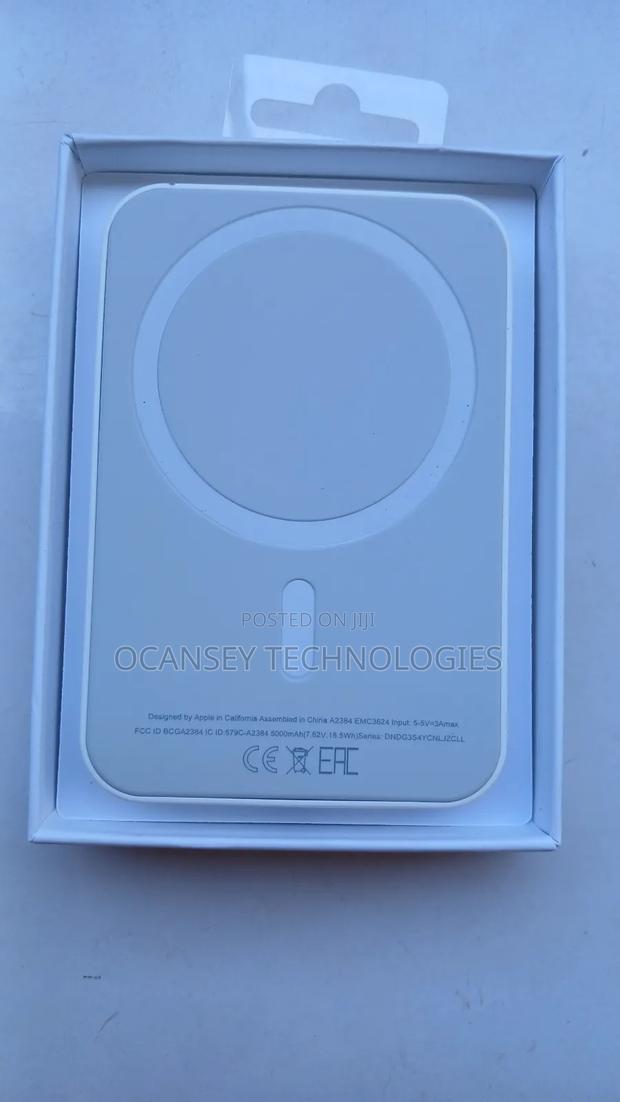 High Quality iPhone 5,000mah Magsafe Battery Pack · Photo 3