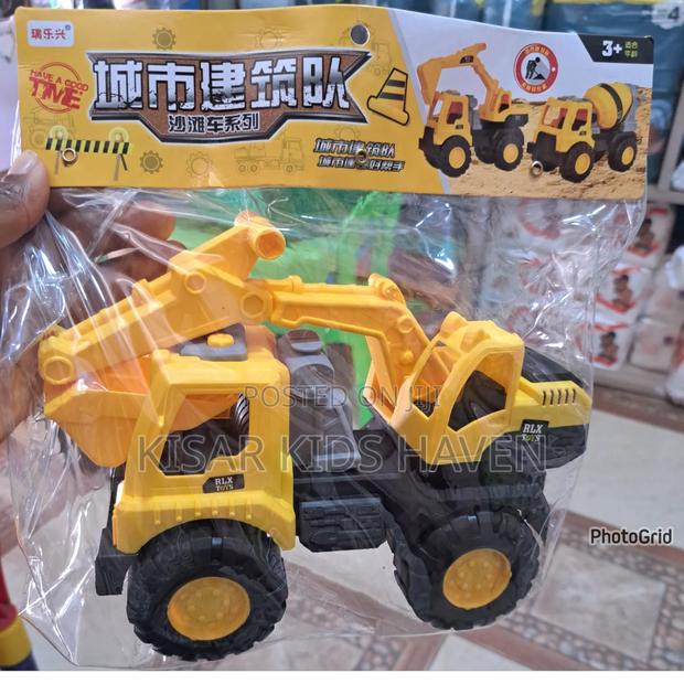 Kis Construction Toy Truck · Photo 1