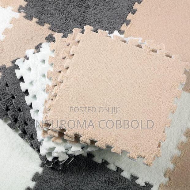 Fluffy Puzzle Carpet · Photo 2