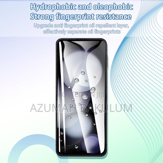 Samsung Galaxy Z Flip 6 Hydrogel Screen Protector · Photo 4