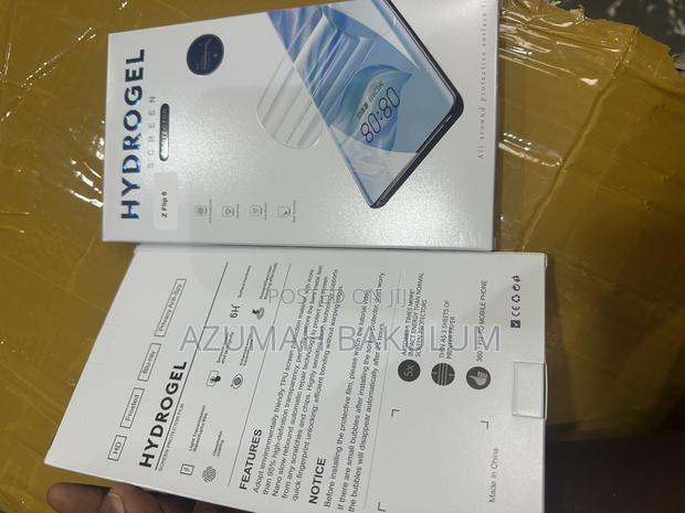 Samsung Galaxy Z Flip 6 Hydrogel Screen Protector · Photo 7