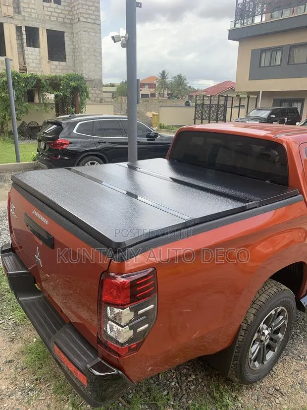 Pick Up Trifold Covers · Photo 1