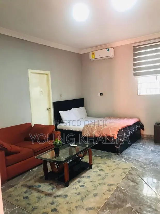 Studio Apartments Available Now Airport Area · Photo 1