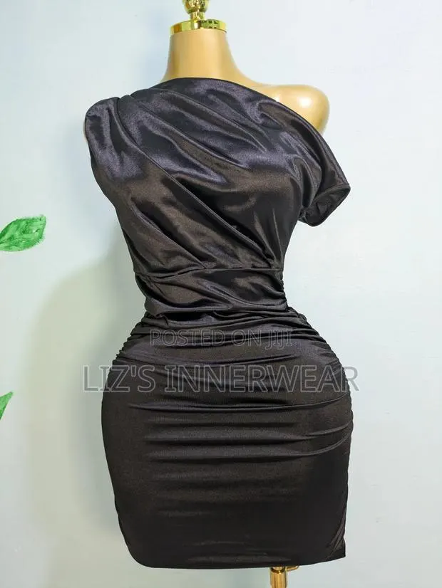One Off Shoulder Bodycon Dress · Photo 1