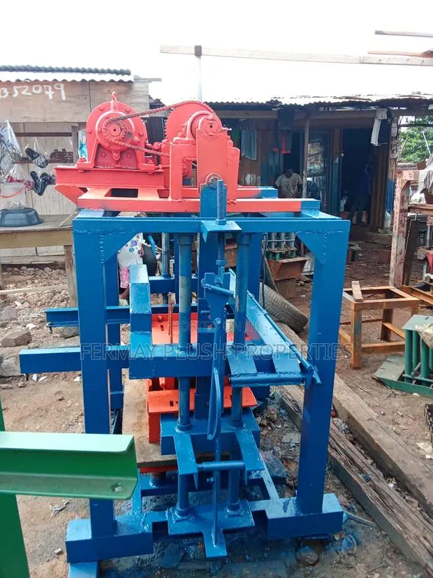 Good and Efficient Industrial Block Machines · Photo 1