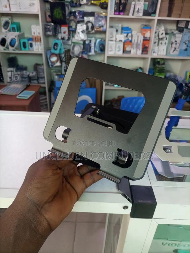 Phone and Tablet Holder · Photo 2
