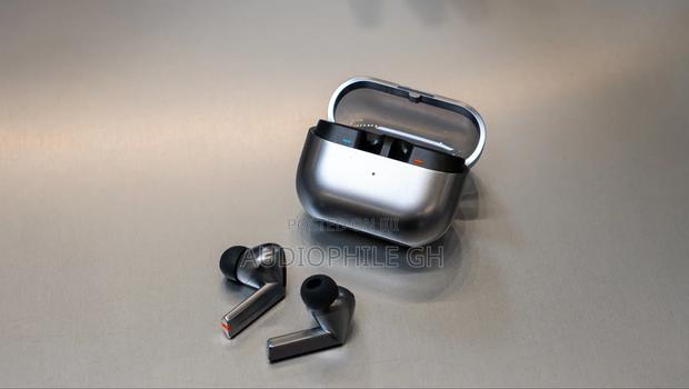 Samsung Galaxy Buds 3 Pro In Ear Wireless Earbuds · Photo 4