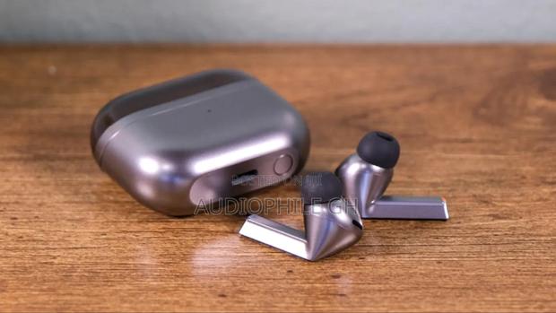 Samsung Galaxy Buds 3 Pro In Ear Wireless Earbuds · Photo 5