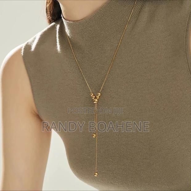 Y Necklace for Women · Photo 1
