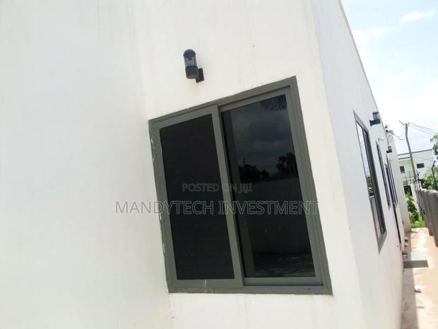 4bdrm House in Lake Side Estate for sale · Photo 4