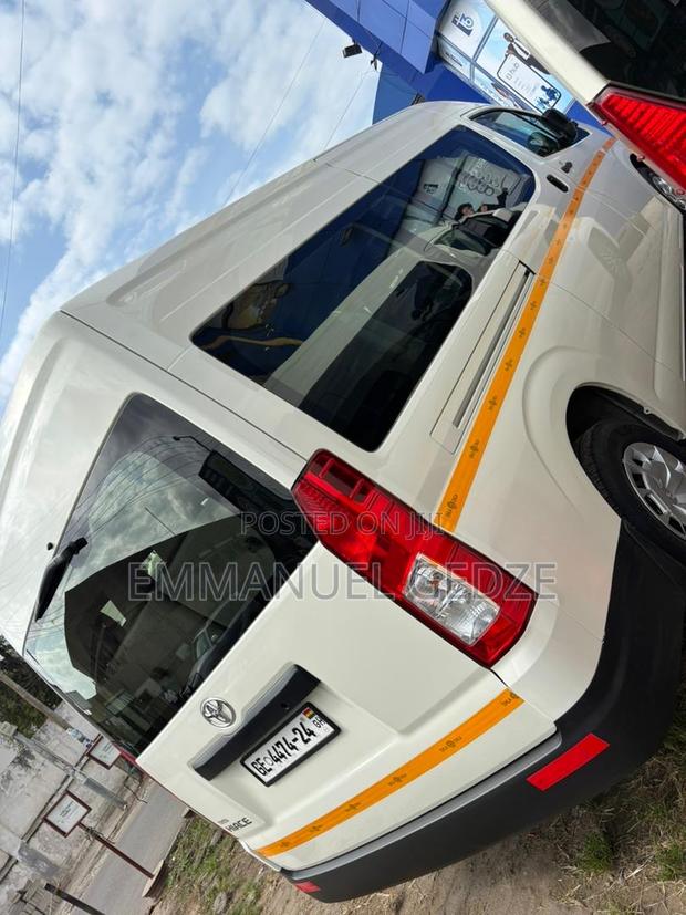 14 Seater Van for Rent · Photo 2