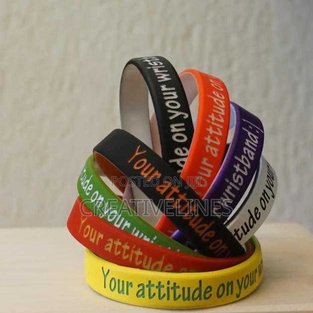 Plastic Hand Band · Photo 3