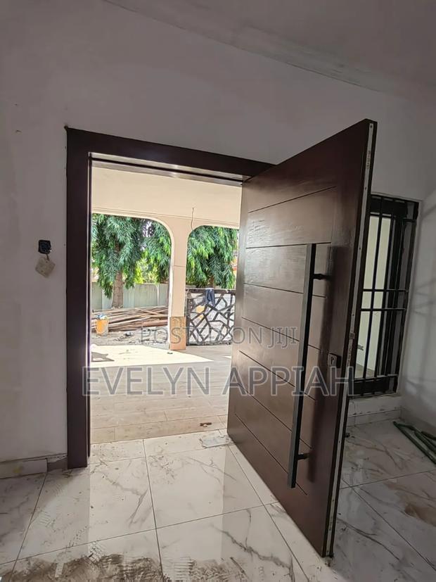 Floor Spring Pivot Hinges (100-150kg ) · Photo 2