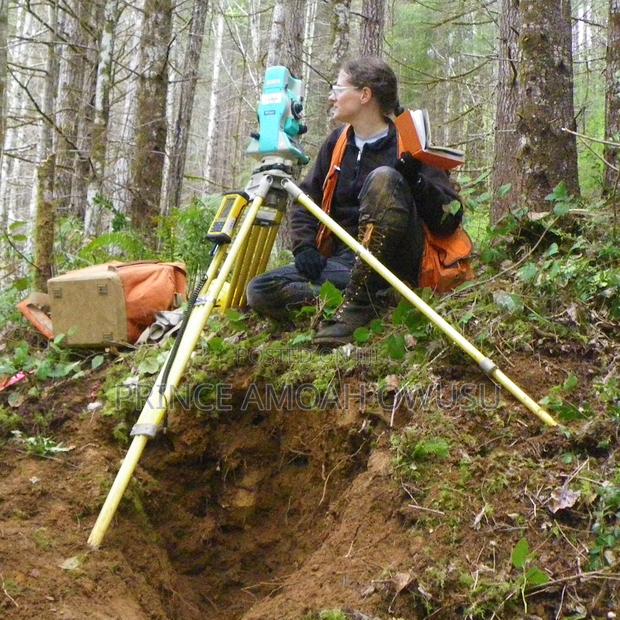 Do You Need a Land Surveyor · Photo 4