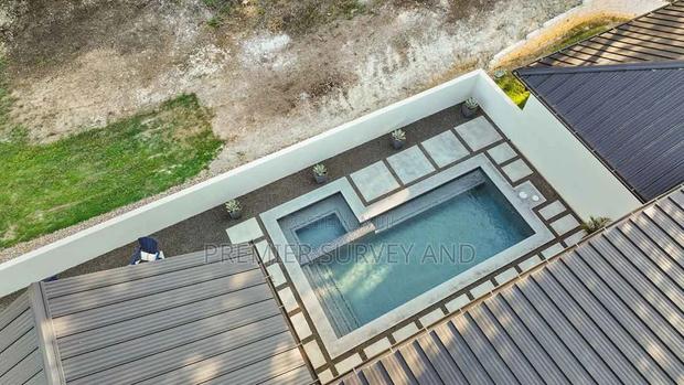 Quality Pool Design · Photo 3