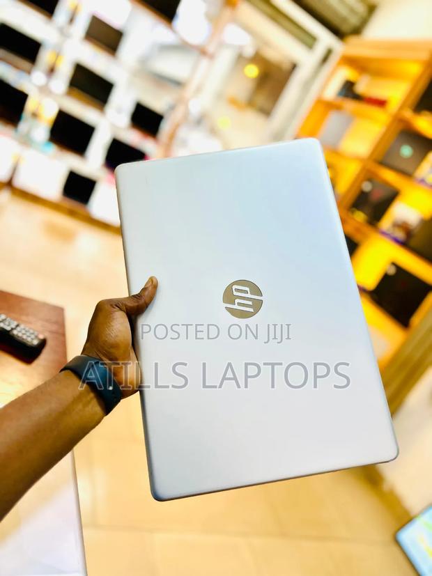 Laptop HP Pavilion 17 16GB Intel Core I7 SSD 1.5T · Photo 3