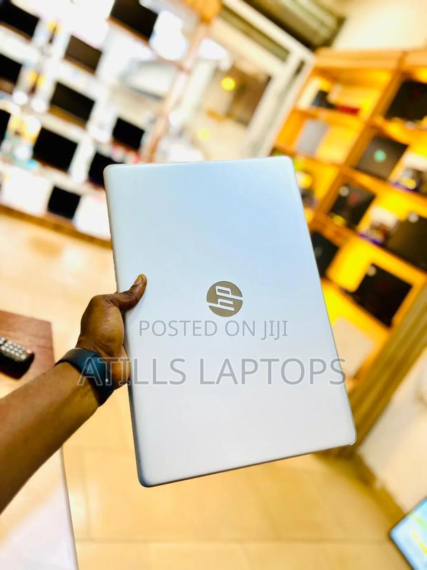 Laptop HP Pavilion 17 16GB Intel Core I7 SSD 1.5T · Photo 4