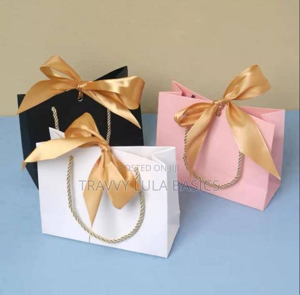 Paper Bow Gift Bag · Photo 1