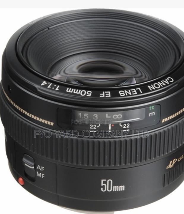 Fast Capturing Canon EF 50mm F/1.4 USM · Photo 1