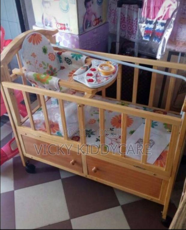 Baby Push Push Wooden Cot · Photo 1