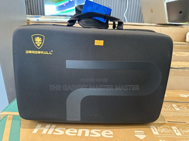 Deadskull Ps5 Travel Bag · Photo 1