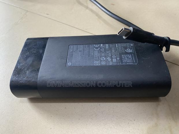 Hp Type C 5v,9v,10v,12v,25v,20v-4.5a, (90w)Uk Used · Photo 2
