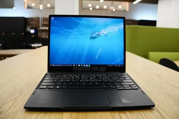 New Laptop Dell Latitude 7285 8GB Intel Core i5 SSD 128GB · Photo 1