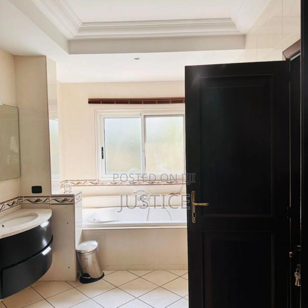 6bdrm Mansion in Trasacco Estate, East Legon for sale · Photo 4