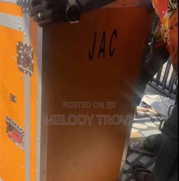 Durable Rack With Wheels 18u Dj Amplifier Case · Photo 2
