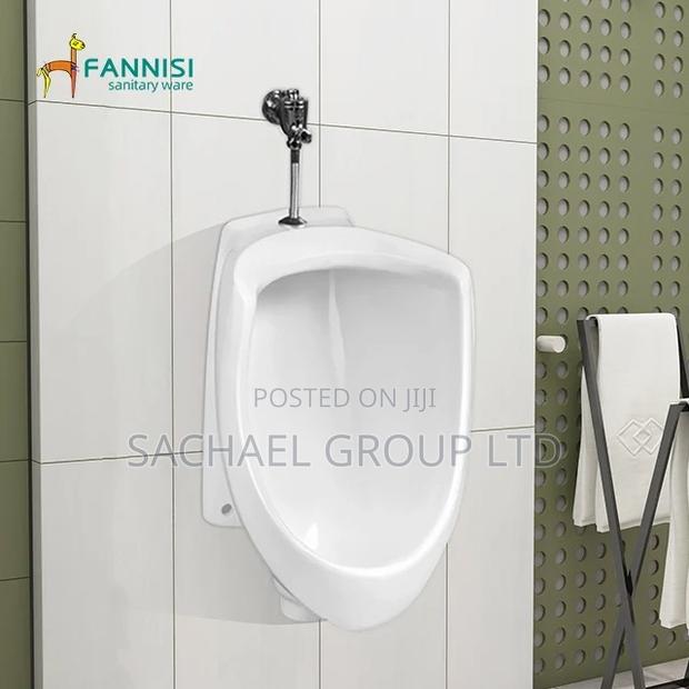 Complete Men Urinal Bowl · Photo 1