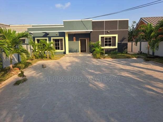 3bdrm House in Community 22, Tema Metropolitan for sale · Photo 1