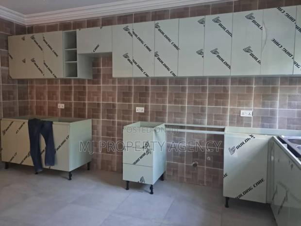 3bdrm House in Community 22, Tema Metropolitan for sale · Photo 4