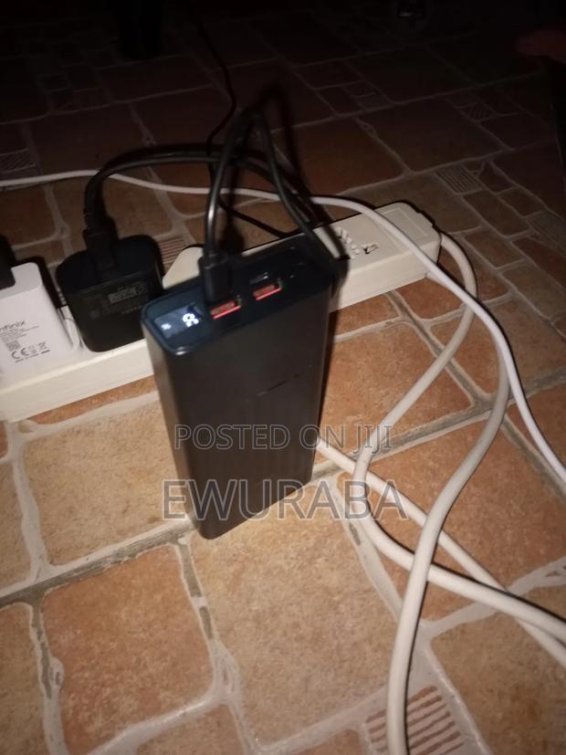 30,000mah Led Display Smart Power Bank · Photo 3