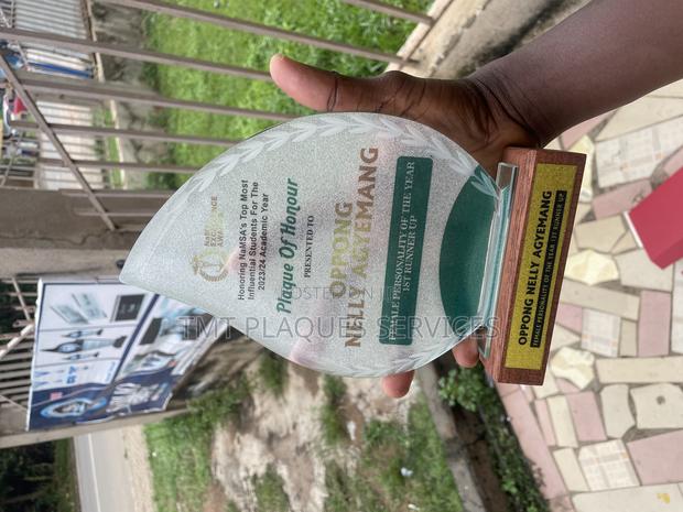 Wood Base Crystal Plaque · Photo 6