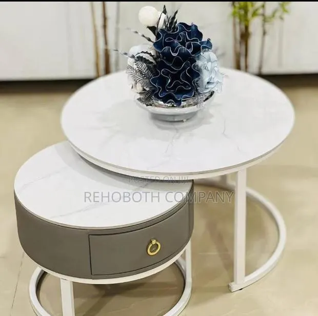 Double Center Table · Photo 1
