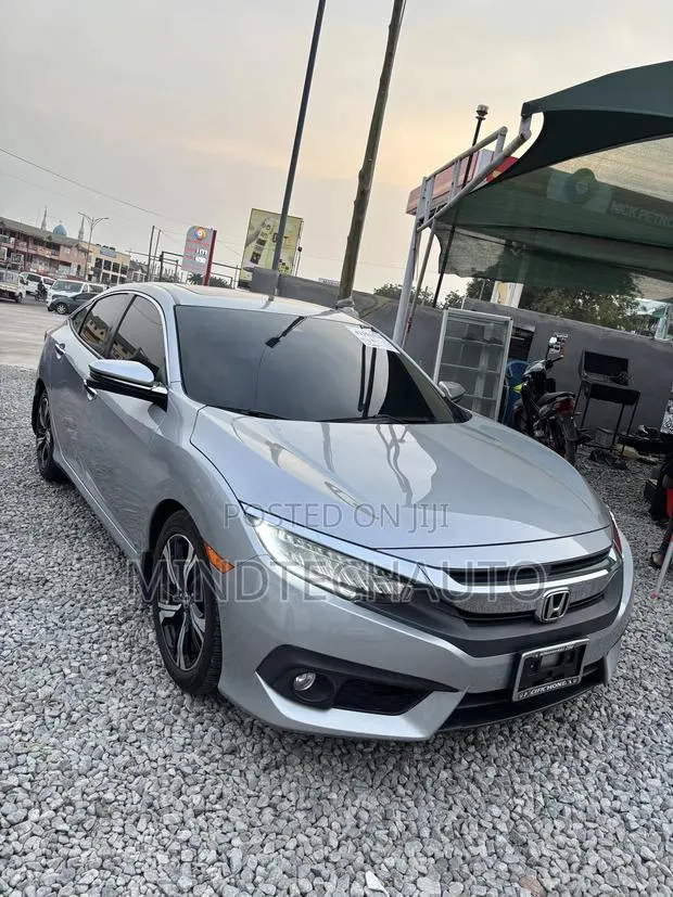 Honda Civic Touring 4dr Sedan (1.5L 4cyl) 2017 Gray