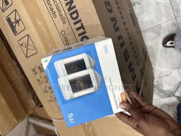 Spotlight Cam Ring Door Bell · Photo 1