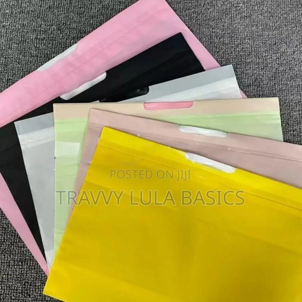 New Plain Drawstrings Coloured Bags · Photo 3