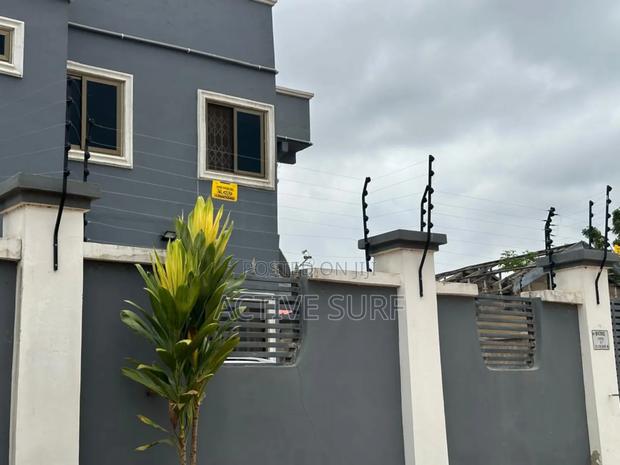 Top Quality Electric Fencing for Your Security · Photo 4