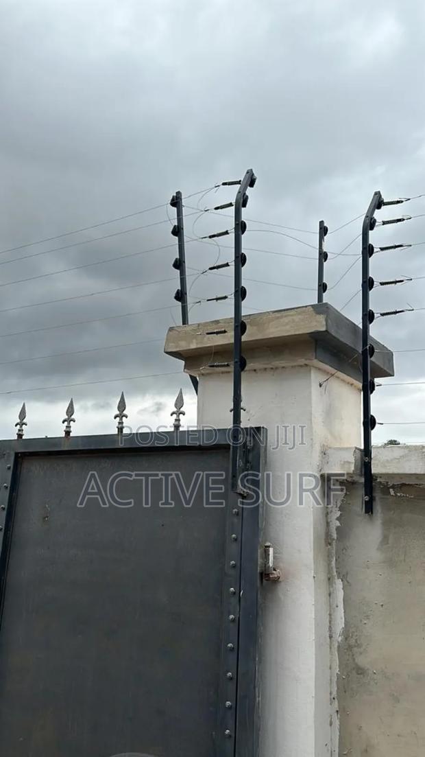 Top Quality Electric Fencing for Your Security · Photo 3
