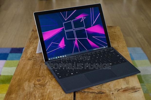 New Laptop Microsoft Surface Pro 7 4GB Intel Core I3 SSD 128GB · Photo 3